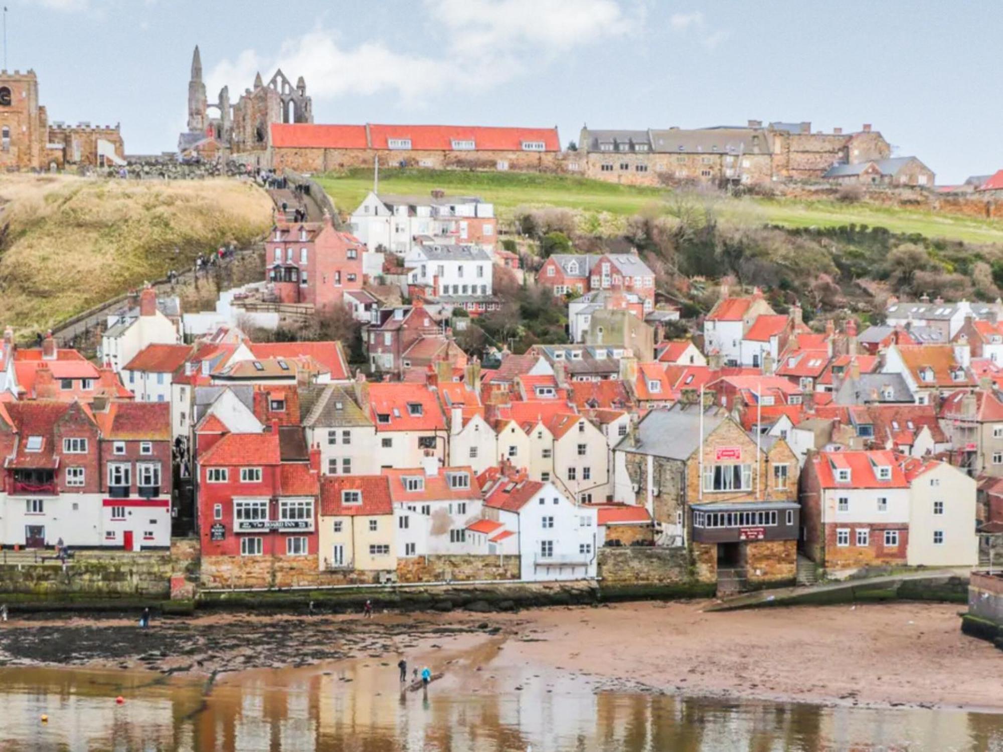Whitby Sands Exteriör bild